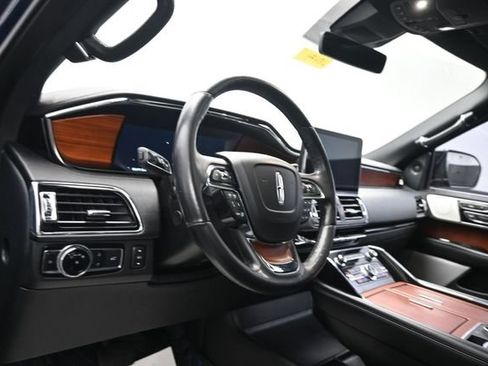 Used 2020 Lincoln Navigator Reserve w/ Luxury Package AWD/4WD image 11