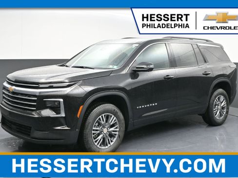 New 2026 Chevrolet Traverse LT w/ Driver Confidence Package AWD/4WD image 1