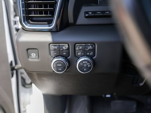 Used 2025 GMC Sierra 3500 Denali Ultimate AWD/4WD image 16