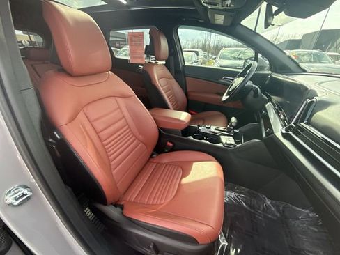 Used 2025 Kia Sportage SX image 24