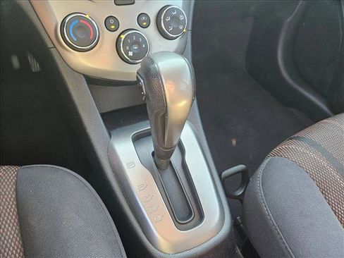 Used 2015 Chevrolet Sonic LT image 16