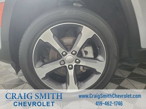 Used 2023 Jeep Grand Cherokee Limited AWD/4WD image 33