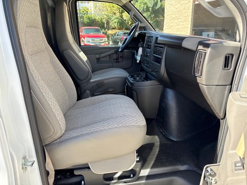 New 2025 GMC Savana 2500 w/ Driver Convenience Package RWD image 21