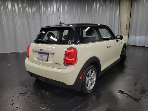 Used 2015 MINI Cooper 2-Door Hardtop FWD image 9