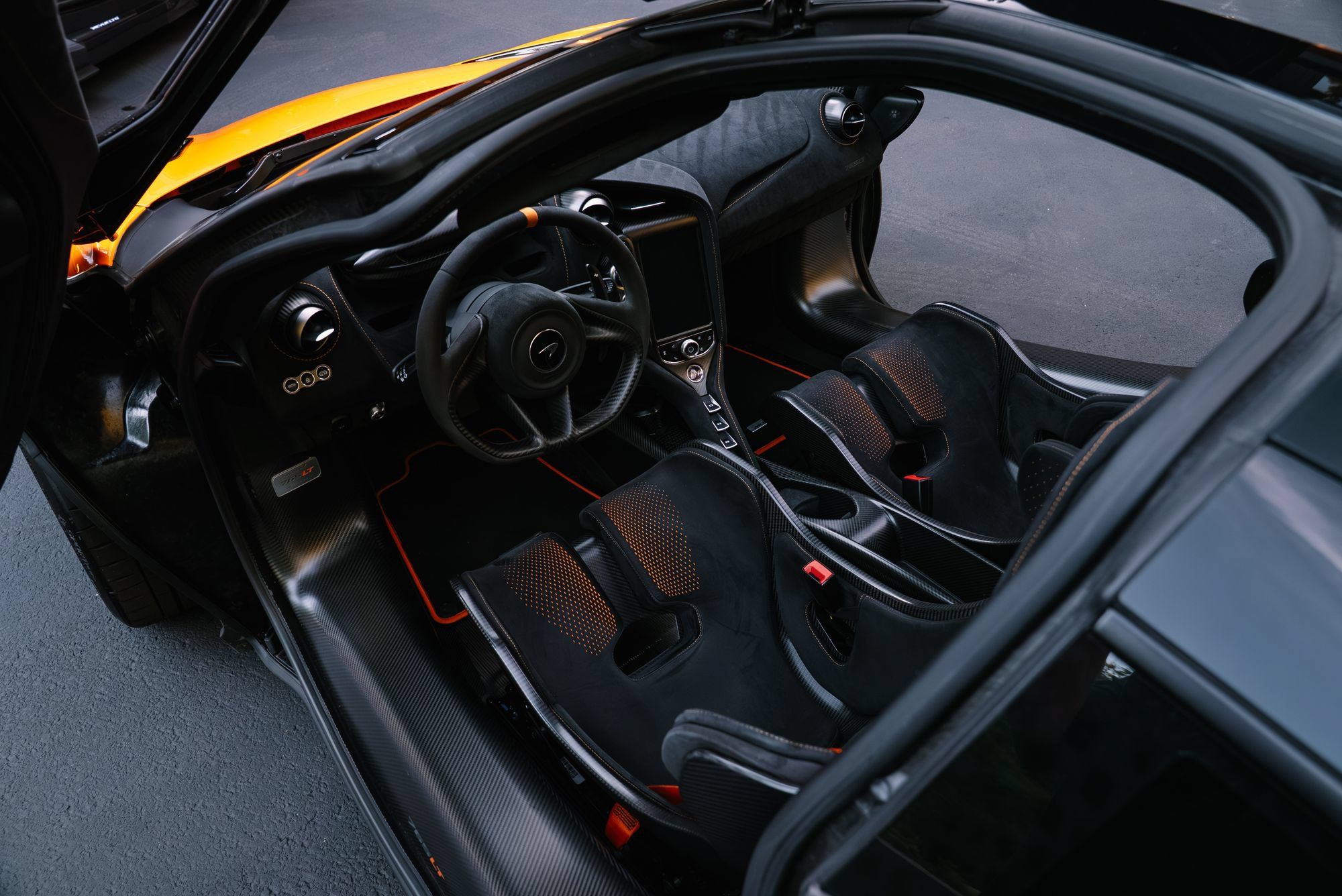 Used 2021 McLaren 765LT RWD image 16