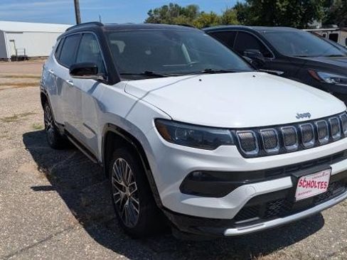 Used 2022 Jeep Compass Limited w/ Elite Group AWD/4WD image 2