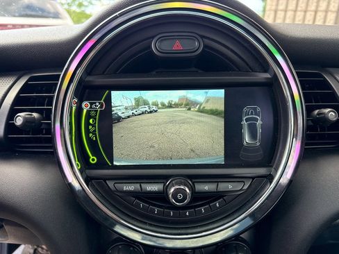 Used 2017 MINI Cooper 2-Door Hardtop FWD image 9