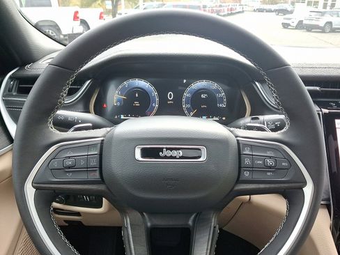 New 2025 Jeep Grand Cherokee Limited image 14