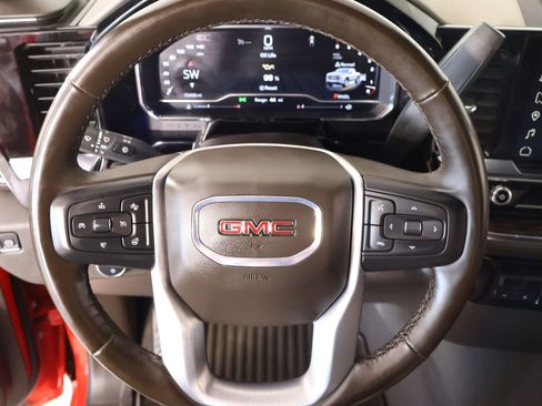 Used 2024 GMC Sierra 1500 SLE w/ Preferred Package image 3