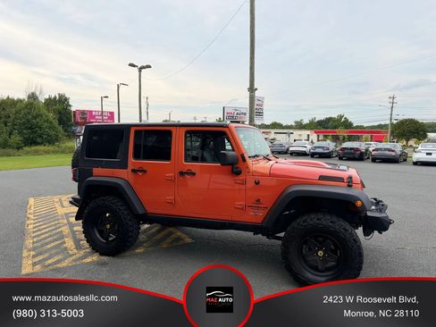 Used 2015 Jeep Wrangler Unlimited Rubicon w/ Connectivity Group AWD/4WD image 3