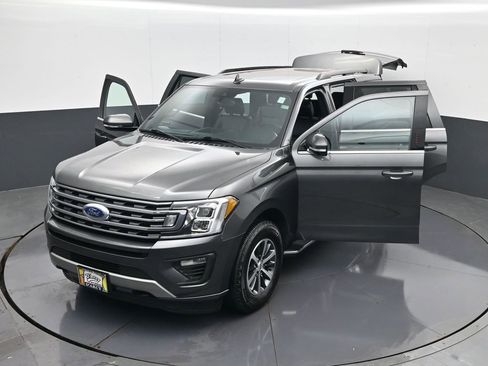 Used 2020 Ford Expedition XLT w/ Equipment Group 202A AWD/4WD image 31