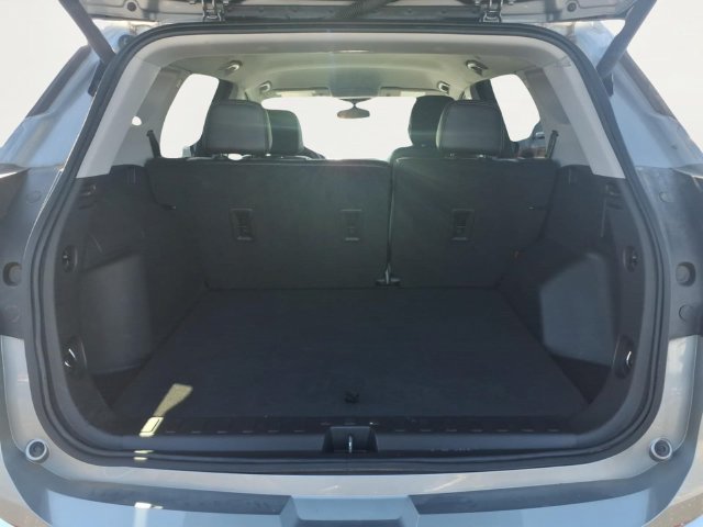 Used 2024 GMC Terrain SLT FWD image 18