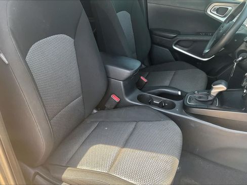 Certified 2023 Kia Soul LX FWD image 11