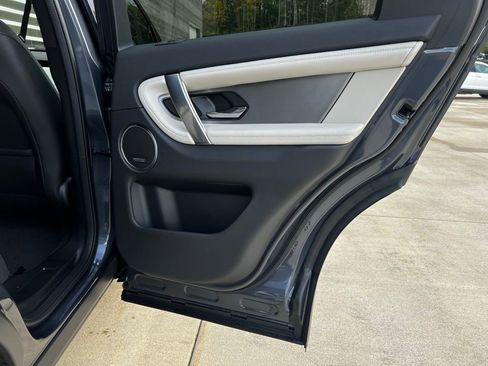 New 2025 Land Rover Discovery Sport Dynamic SE image 14
