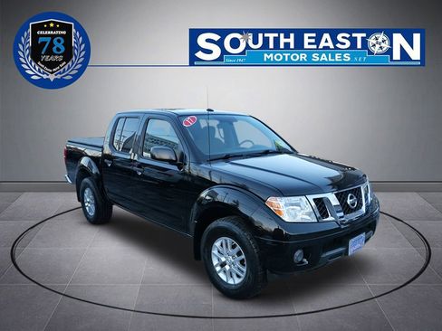 Used 2017 Nissan Frontier SV image 2