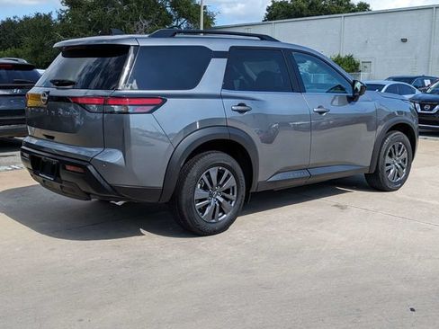 Used 2026 Nissan Pathfinder SV FWD image 5