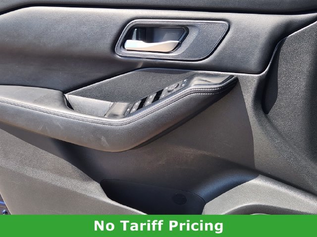 Used 2024 Nissan Rogue SV FWD image 22
