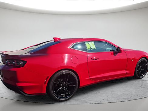 Used 2019 Chevrolet Camaro LT RWD image 4