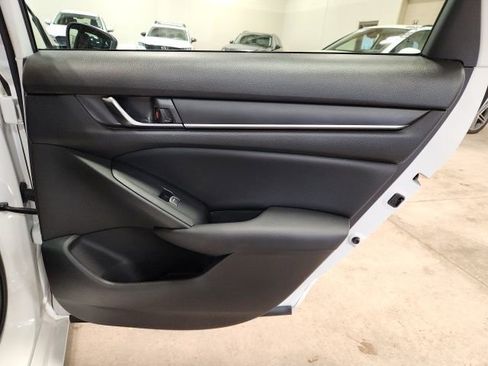 Used 2018 Honda Accord Sport image 27