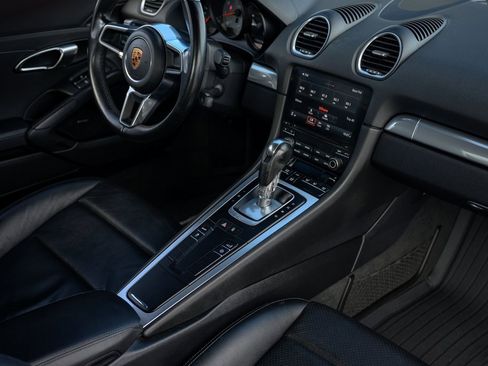 Used 2018 Porsche 718 Cayman S image 21