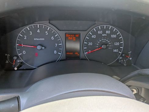 Used 2021 Nissan NV 3500 SL image 17