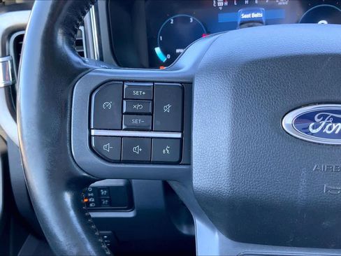 Certified 2023 Ford F250 Lariat w/ Chrome Package image 24