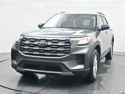 New 2026 Ford Explorer Active AWD/4WD image 2