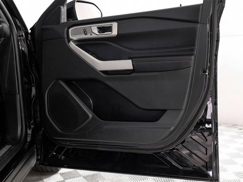 Used 2021 Ford Explorer Limited w/ Equipment Group 301A image 48