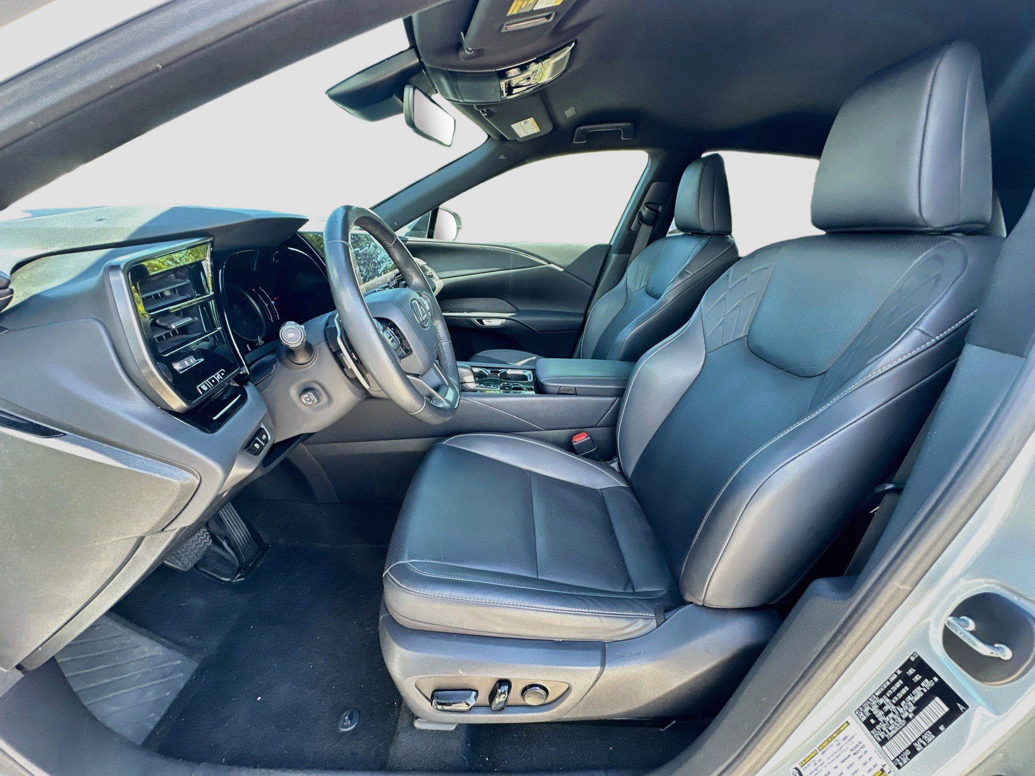 Used 2024 Lexus RX 350 FWD w/ Technology Package image 21