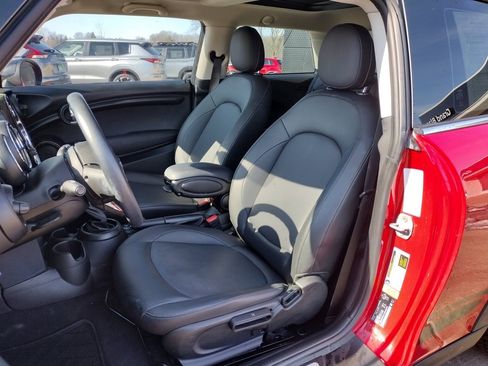 Used 2019 MINI Cooper 2-Door Hardtop image 10