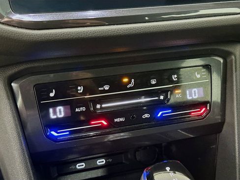 Used 2022 Volkswagen Tiguan SEL R-Line image 14