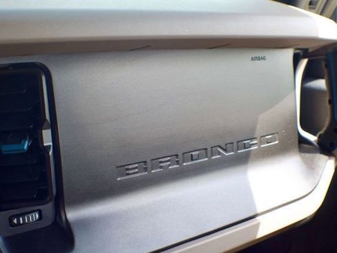 Used 2022 Ford Bronco Wildtrak image 47