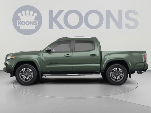 Used 2022 Toyota Tacoma TRD Sport w/ Technology Package AWD/4WD image 2