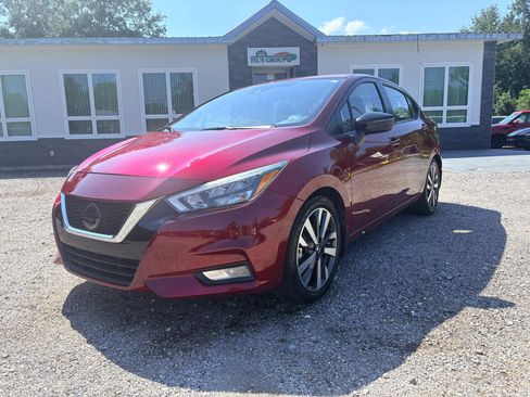 Used 2021 Nissan Versa SR w/ Convenience Package FWD image 1