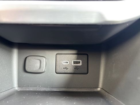 Used 2023 GMC Acadia SLE w/ Driver Convenience Package image 23