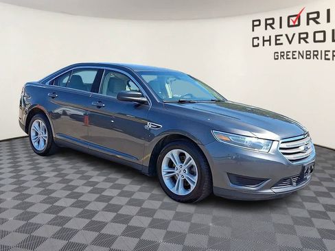Used 2018 Ford Taurus SE FWD image 2