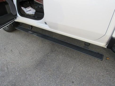 Used 2024 GMC Sierra 2500 Denali Ultimate image 13