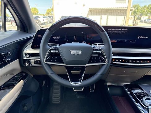 New 2026 Cadillac Lyriq Signature Luxury w/ Nappa Leather Package AWD/4WD image 17