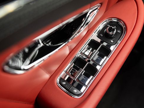 Used 2024 Bentley Continental GT image 18