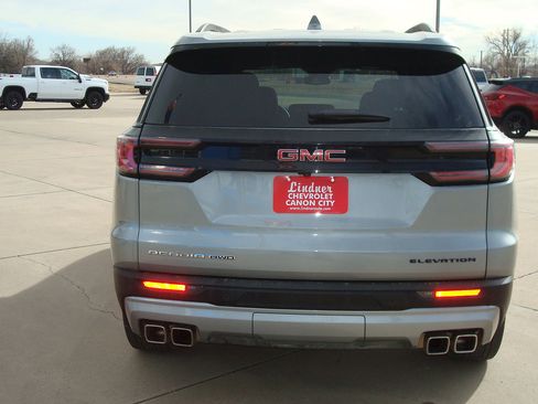 Used 2025 GMC Acadia Elevation w/ Elevation Premium Package image 5
