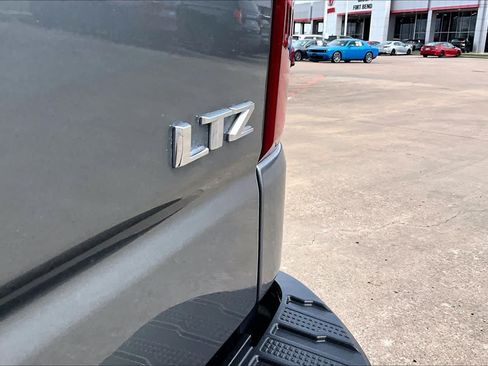 Used 2020 Chevrolet Silverado 1500 LTZ w/ LTZ Texas Edition RWD image 10