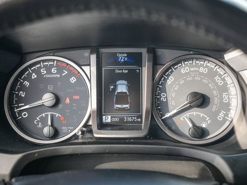 Used 2021 Toyota Tacoma TRD Off-Road w/ Technology Package AWD/4WD image 21
