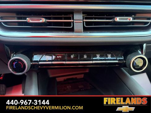 Certified 2024 Chevrolet Equinox EV LT image 21