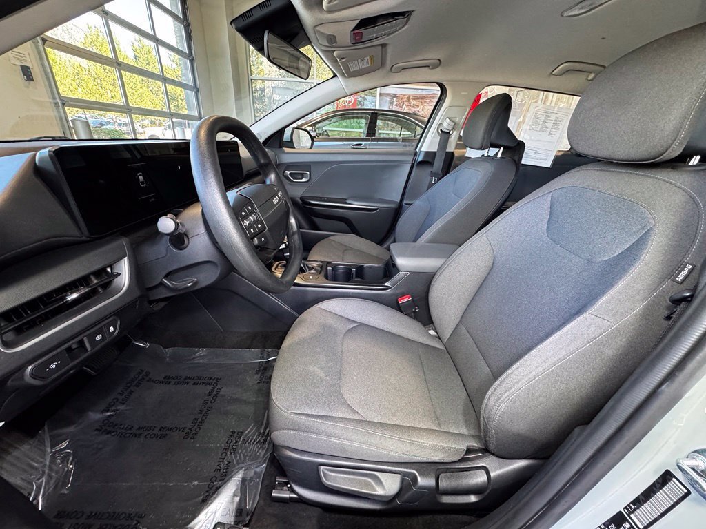 Used 2025 Kia K4 FWD image 18