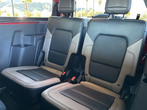 Used 2024 Ford Bronco Wildtrak image 11