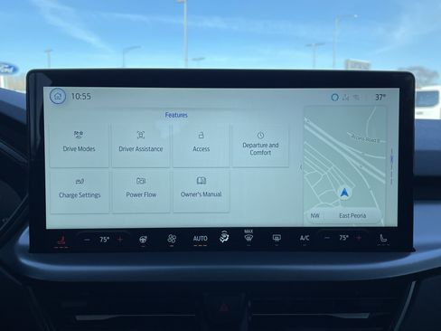 Used 2024 Ford Escape SE image 32