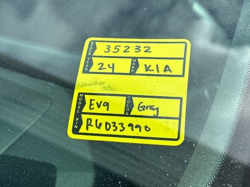Certified 2024 Kia EV9 Light Long Range RWD image 4