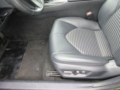 Used 2024 Toyota Camry SE FWD image 19