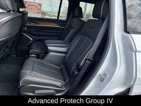 Used 2025 Jeep Grand Cherokee L Summit AWD/4WD image 7