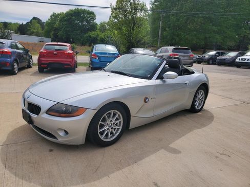Used 2003 BMW Z4 2.5i image 12